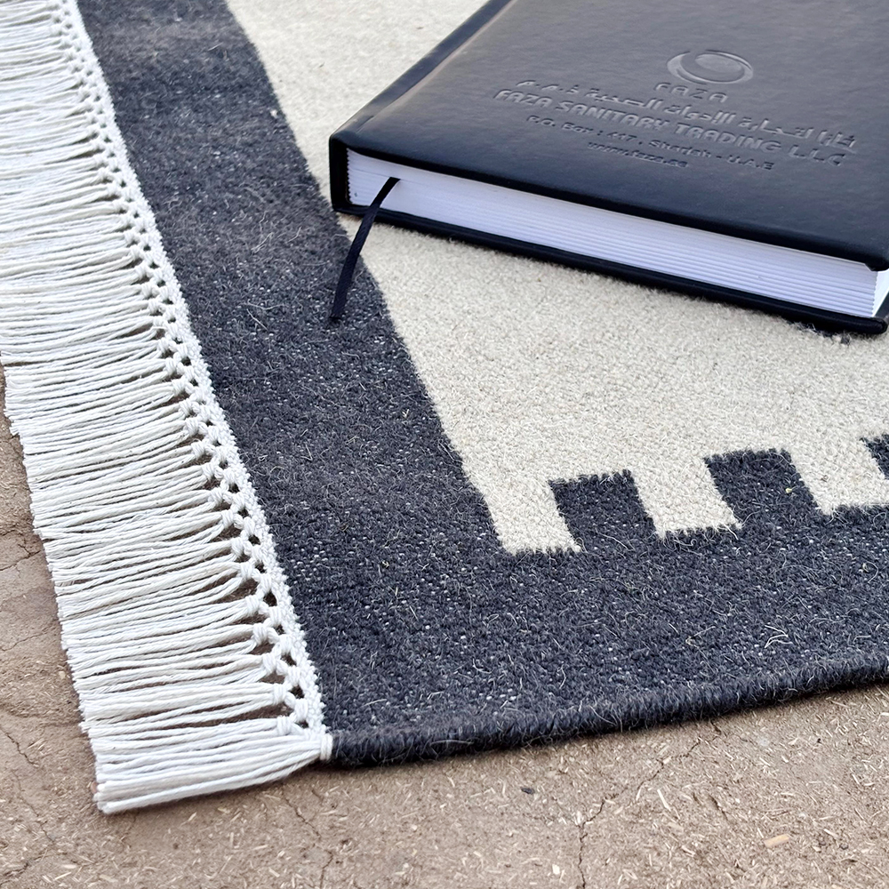 Handmade Multicolor Wool Vintage Dhurrie For Living